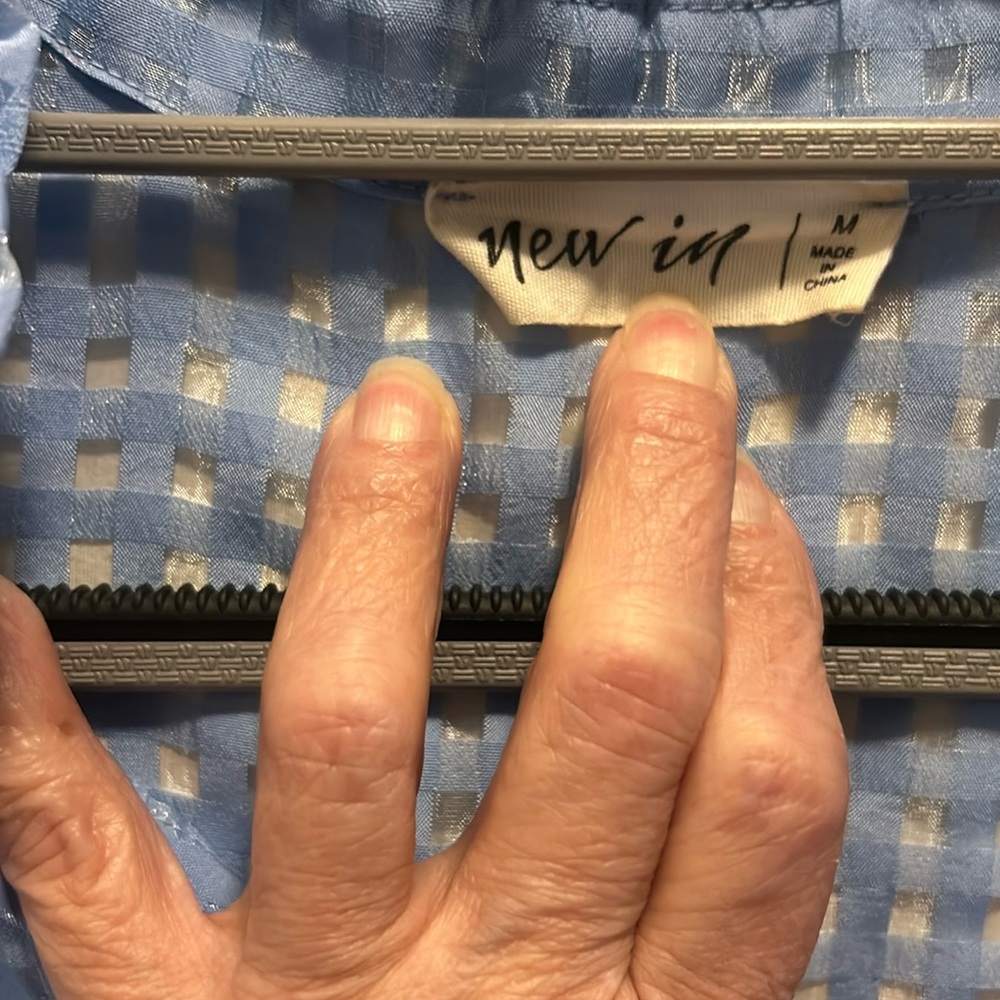 New In shirt - Picture 3 of 3